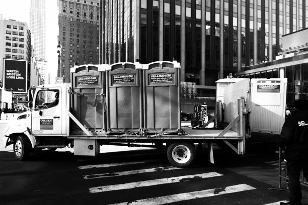 Best Local porta potty services  in Saunders Lake, OR